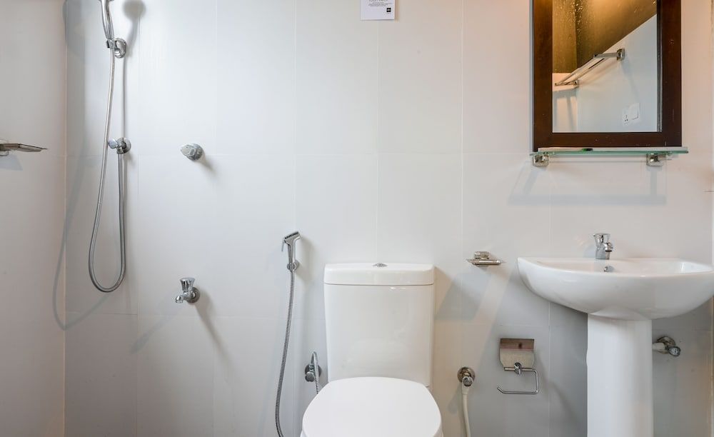 Dollyz Home Deluxe Room, 1 King Bed, Garden View 4