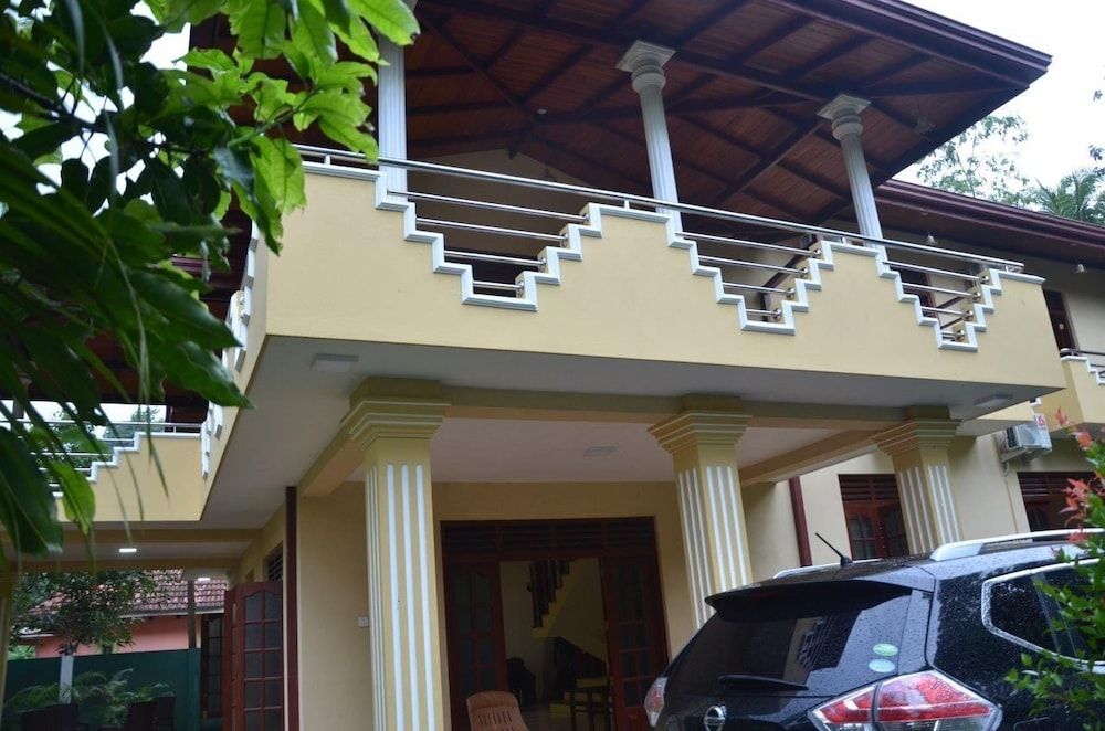 undefined Villa Vinses In Hikkaduwa
