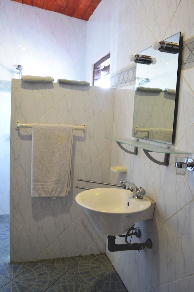 Beach Villa Yang Near Hikkaduwa, With Pool and Cook - Semi-detached House Villa, 3 Bedrooms, Private Pool, Garden View 9