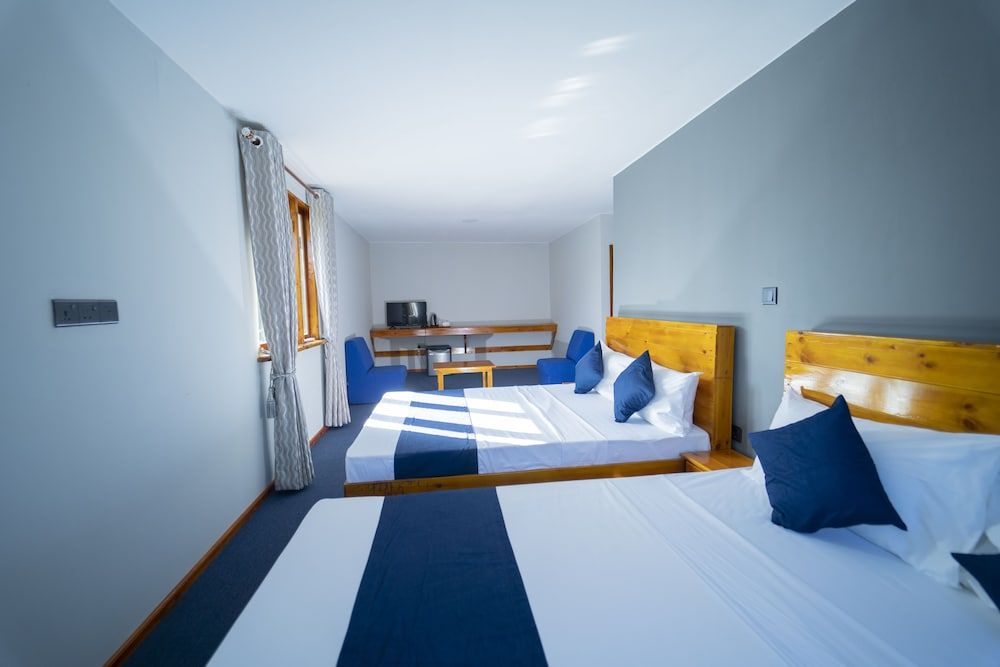 Havana Club Resort Deluxe Quadruple Room 2