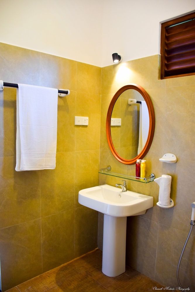 Tenasi Beach Resort Deluxe Double Room, 1 King Bed, Garden View 7