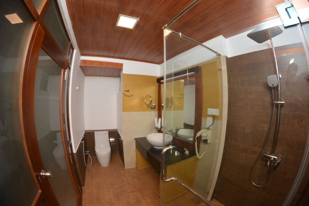 Beach Corridor Hotel & Spa with Free Airport Shuttle Deluxe Quadruple Room 4