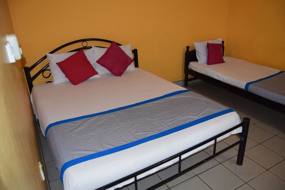 Economy Triple Room, Multiple Beds