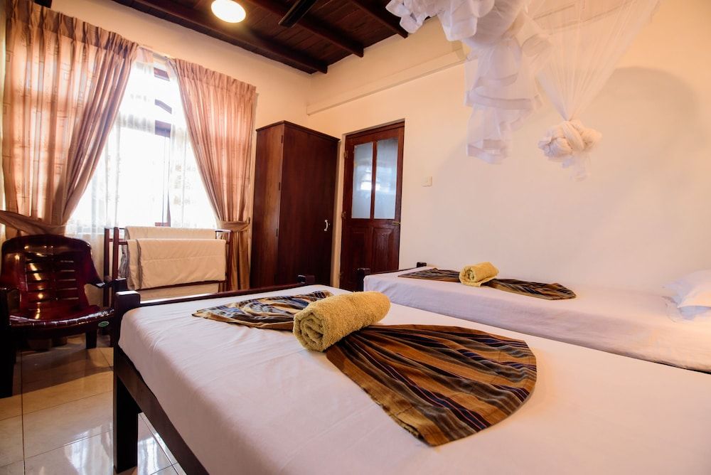 Muhsin Villa Twin Room 5