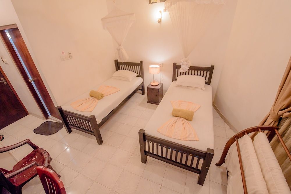 Muhsin Villa Twin Room 21