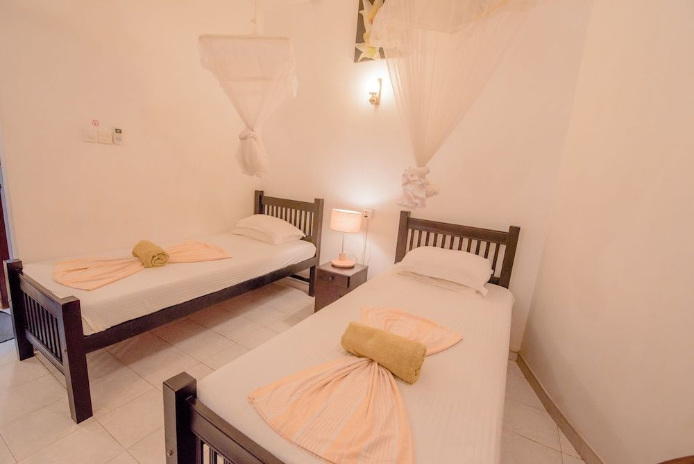Muhsin Villa Twin Room 6