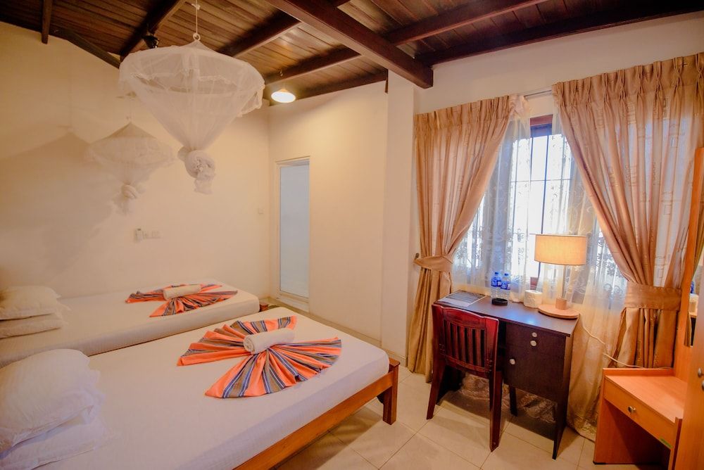 Muhsin Villa Twin Room 7