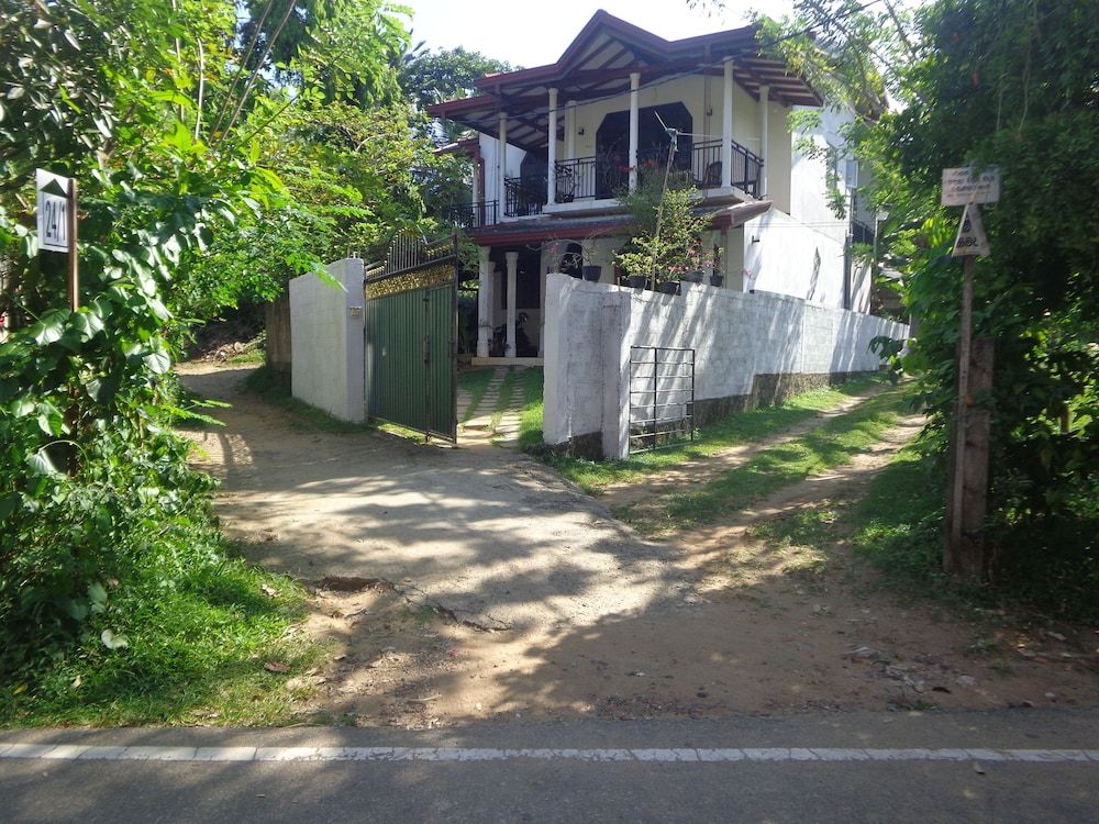 undefined DiNi Galle 2