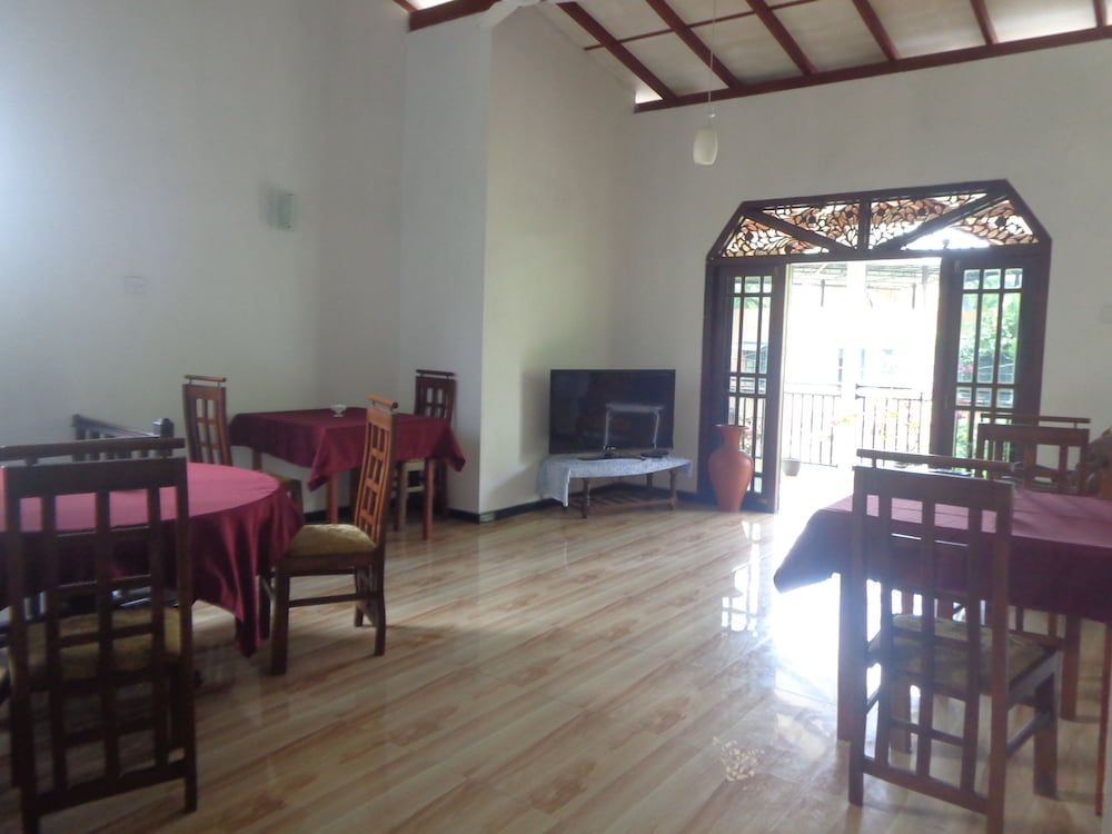 undefined DiNi Galle 7