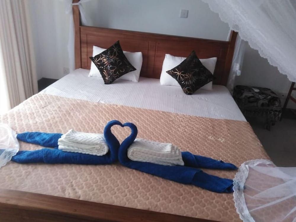 undefined Niluka Stay Home 9