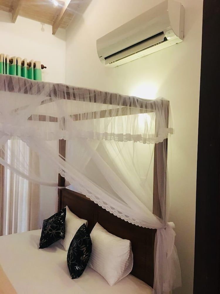 undefined Niluka Stay Home 10