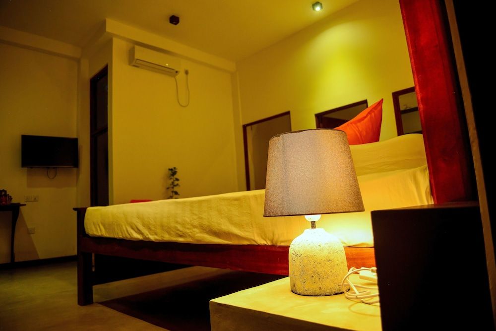 Villa Canaya Deluxe Double Room with A/C 3