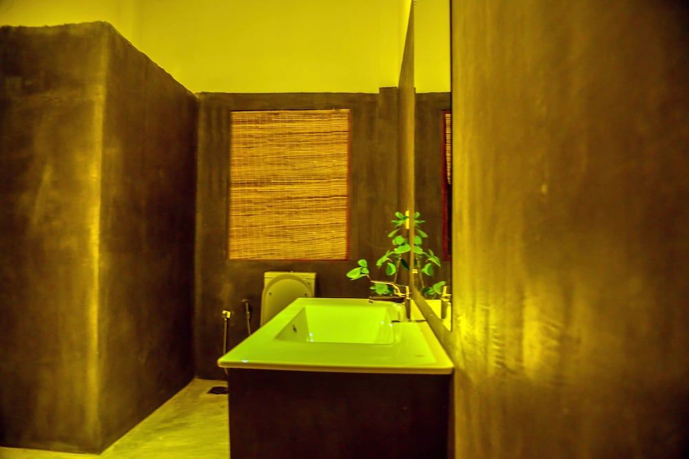 Villa Canaya Deluxe Double Room with A/C 5