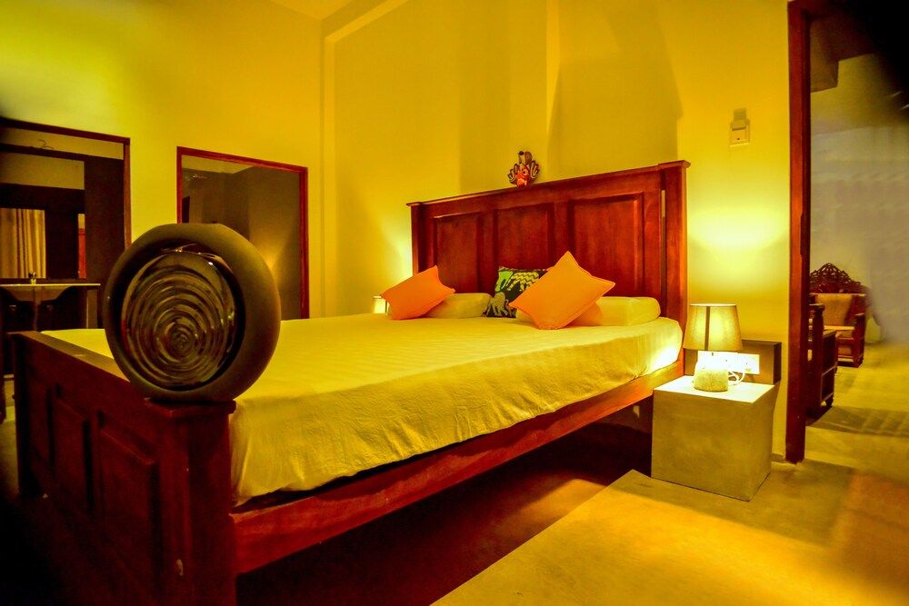 Villa Canaya Deluxe Double Room with A/C 2