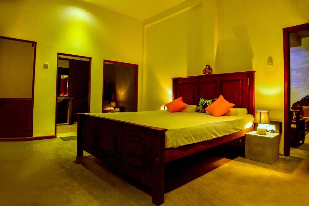 Villa Canaya Deluxe Double Room with A/C 6