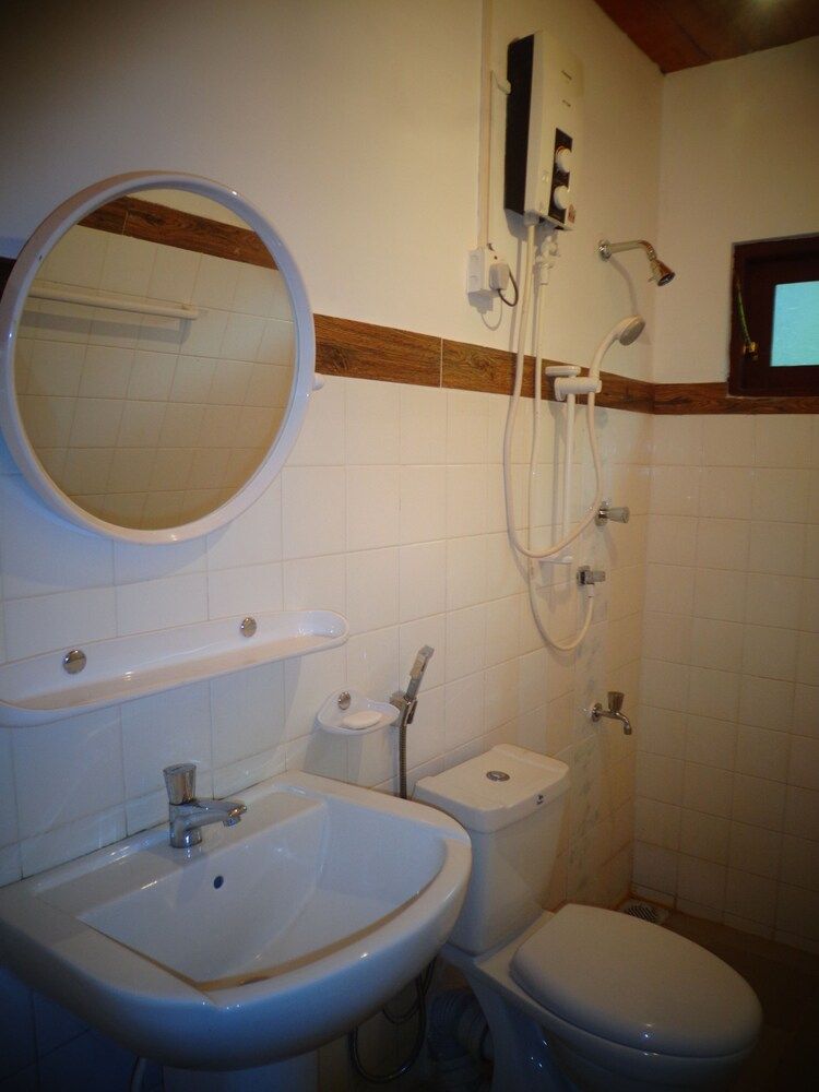 Brown's Edge Residence Standard Double Room 4