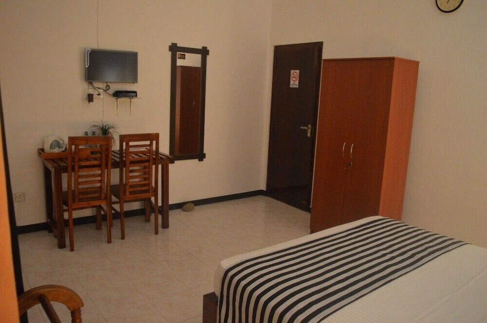 Dream Villa Tadini Deluxe Double Room 11