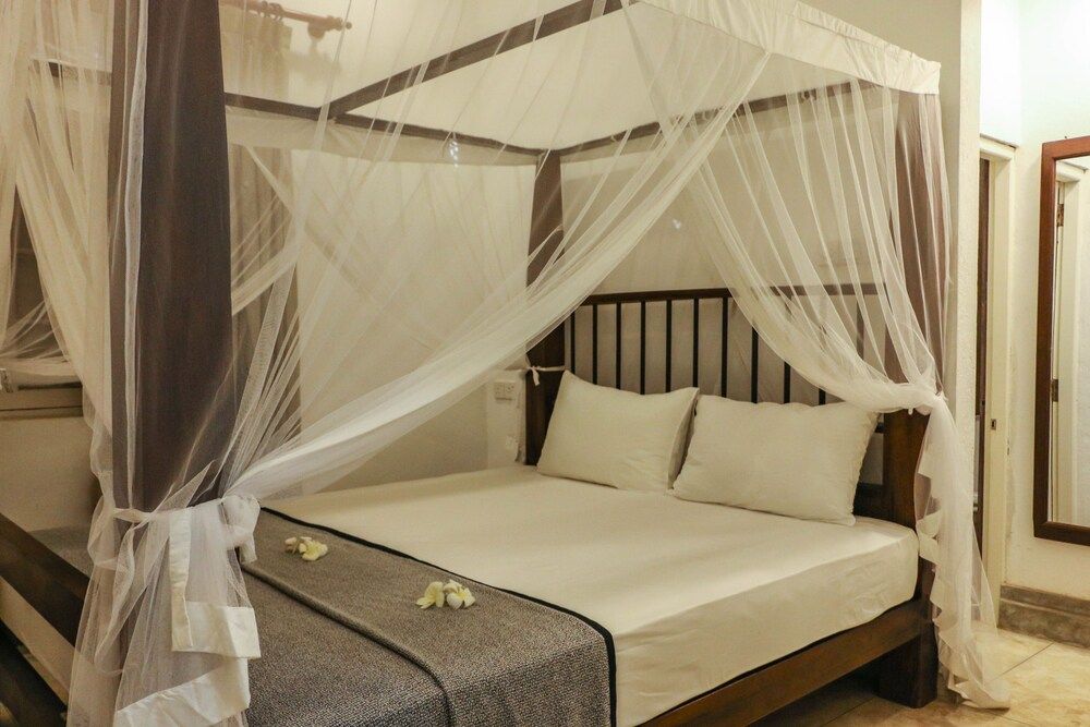 Villa Rosa Blanca - White Rose Family Room 2