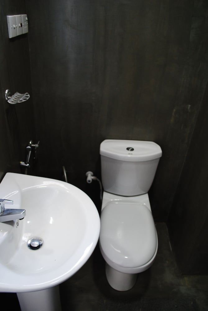 DSK Galle Apartments Basic Room, 1 Double Bed 3