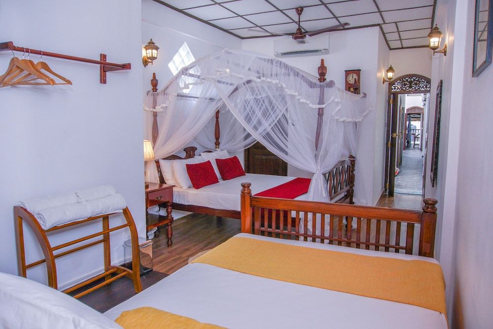 undefined Dutch Wall 2