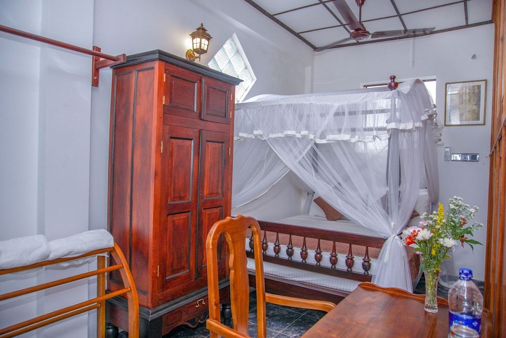 undefined Dutch Wall 3