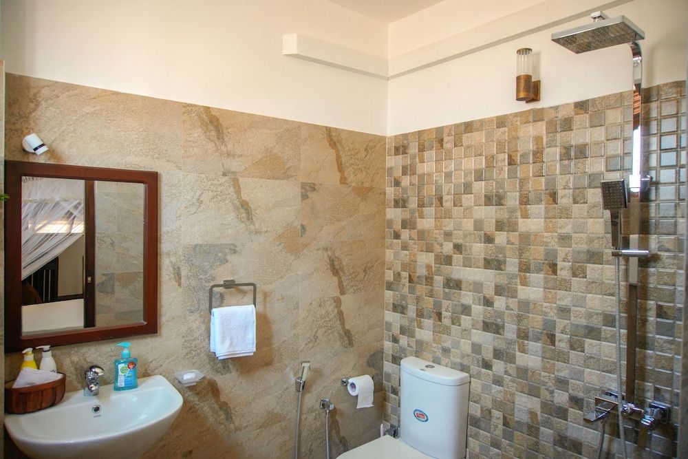 Dutch Wall Deluxe Room, 1 Queen Bed 10