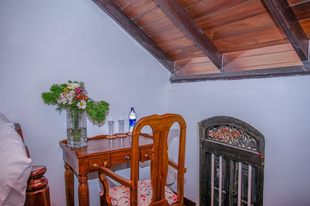 Dutch Wall Family Room, Multiple Beds 16