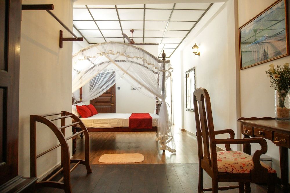 Dutch Wall Family Room, Multiple Beds 14