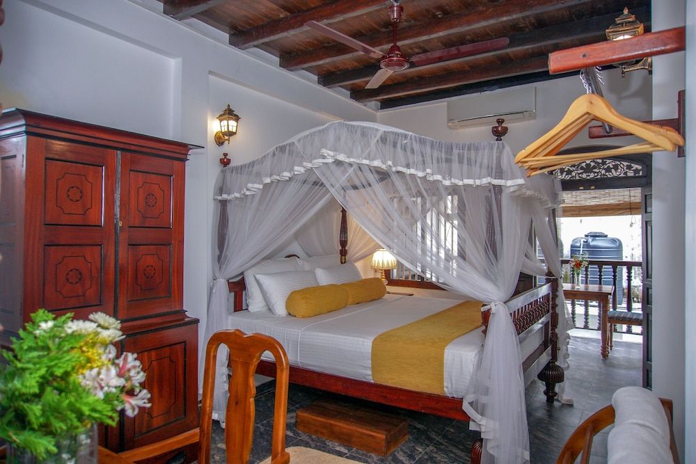 Dutch Wall Deluxe Room, 1 Queen Bed 6