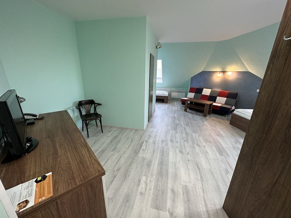 Hotel N Triple Room 4