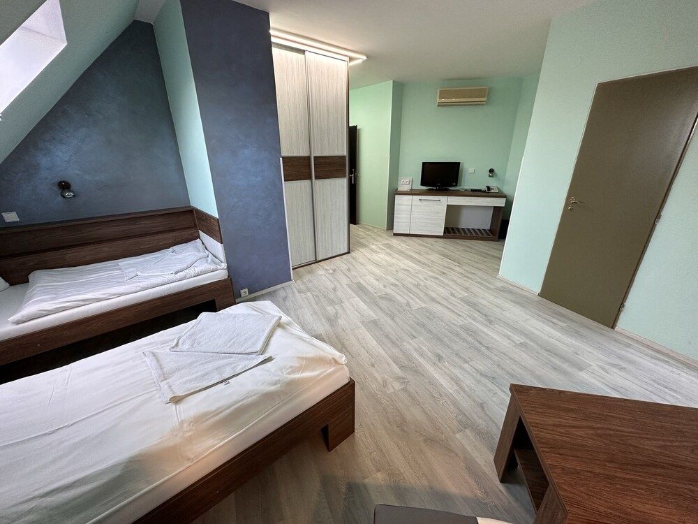 Hotel N Triple Room 2