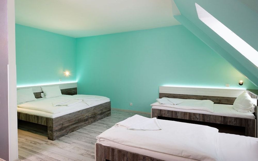 Hotel N Quadruple Room 6