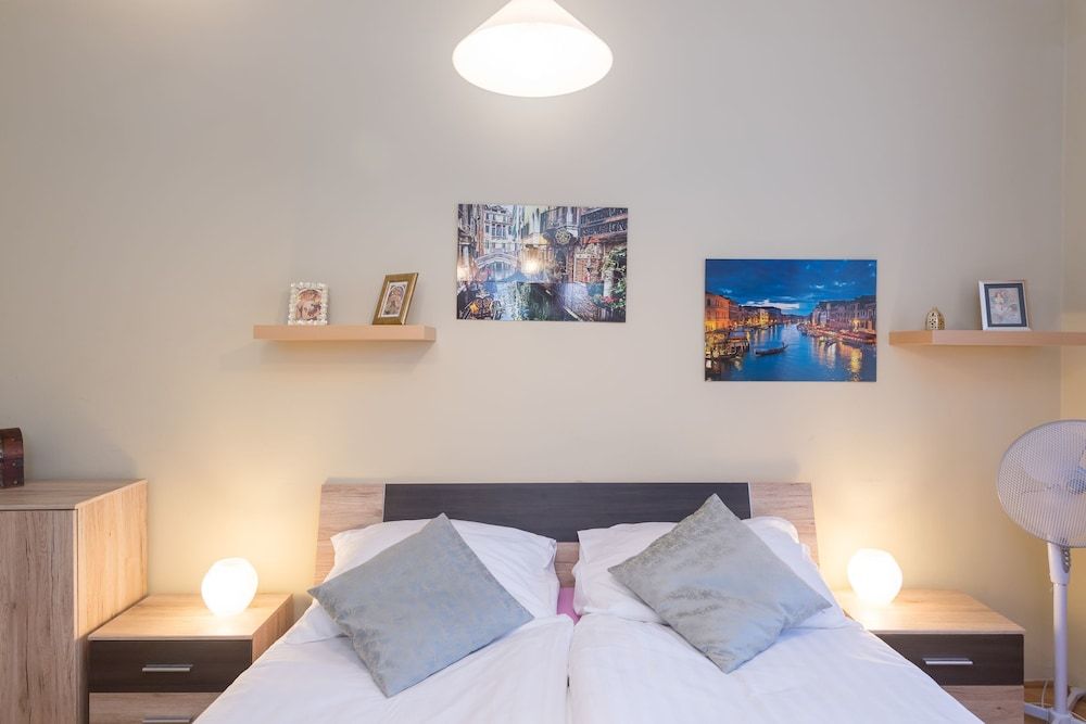 undefined Castle View Spacious Apartment 7