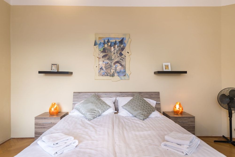 undefined Castle View Spacious Apartment 10