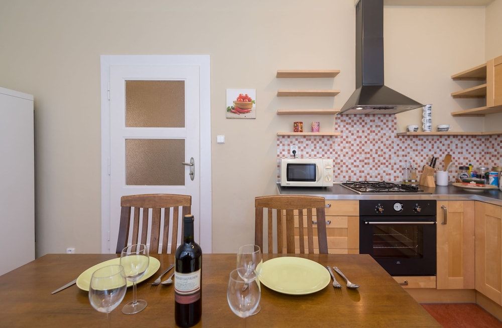 undefined Castle View Spacious Apartment 5