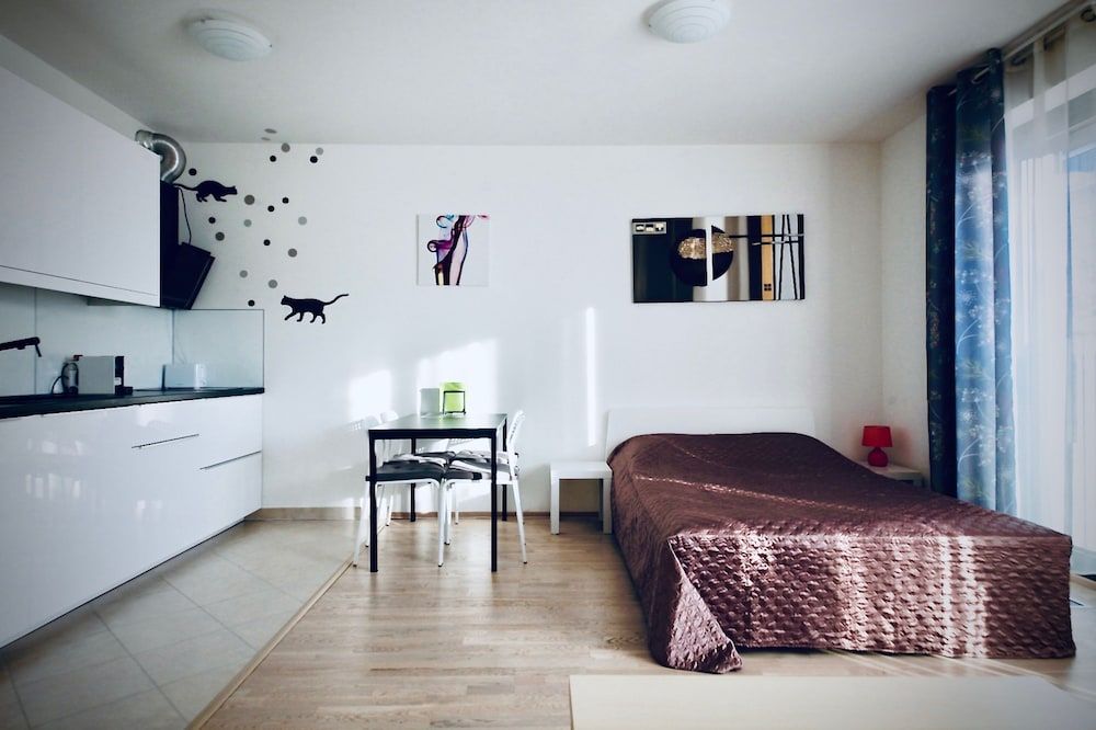 ART Garden Towers Prague Standard Apartment, Accessible, Garden View 2