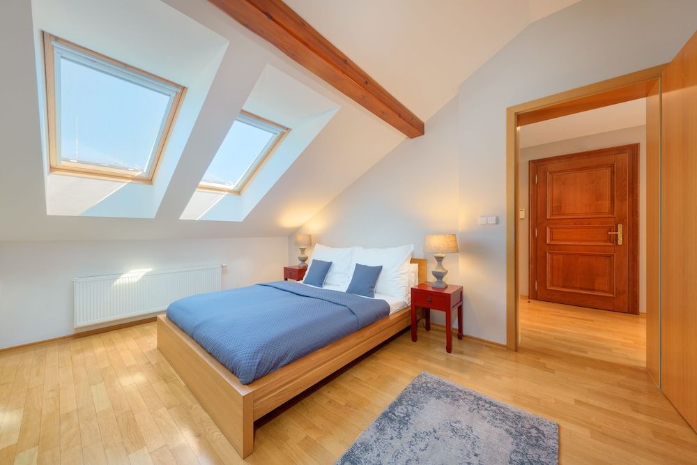 undefined Hunger Wall Residence 6