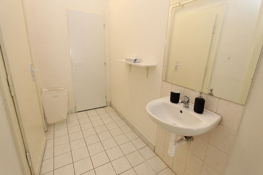 Zizka Home Apartments Basic Apartment, 3 Bedrooms, Kitchen 13