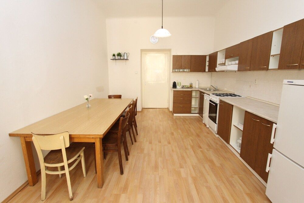 Zizka Home Apartments Basic Apartment, 3 Bedrooms, Kitchen 10