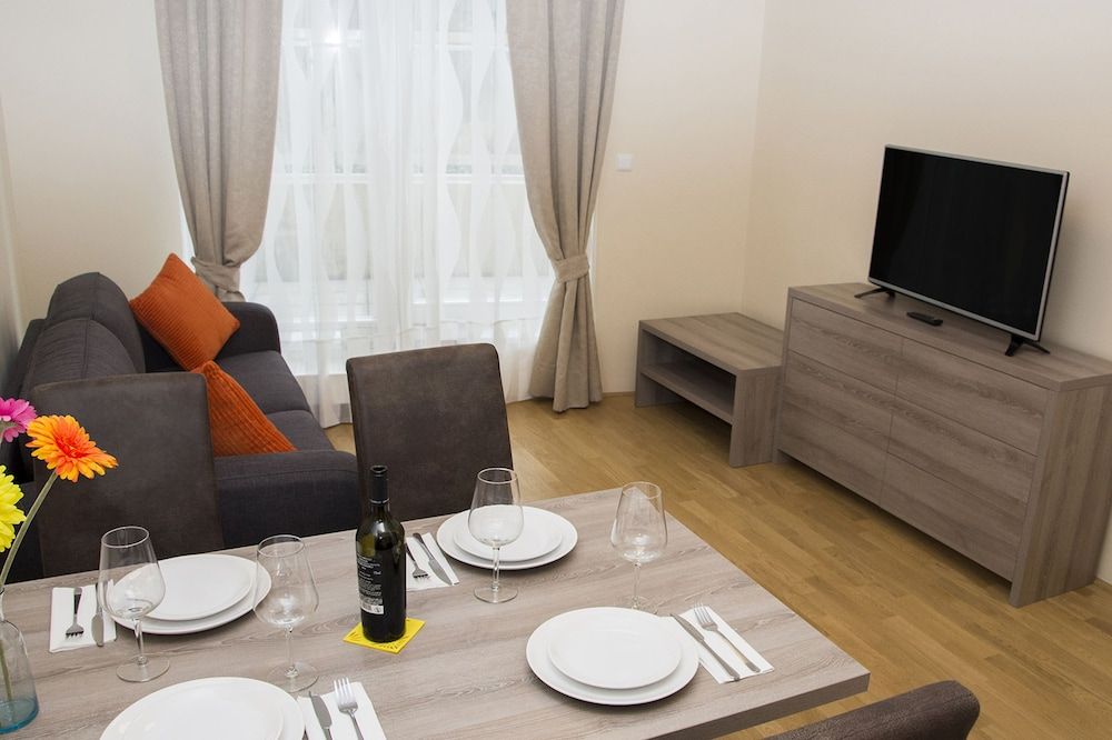 Limes Apartments Suite, Patio 3