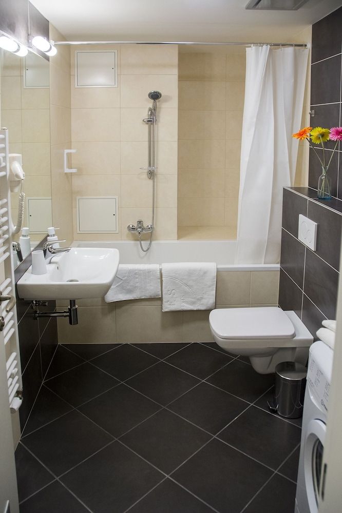 Limes Apartments Suite, Patio 8