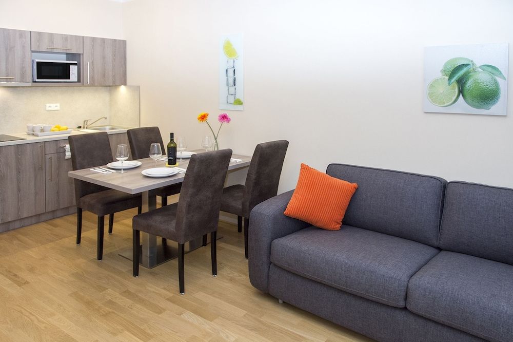 Limes Apartments Suite, Patio 5