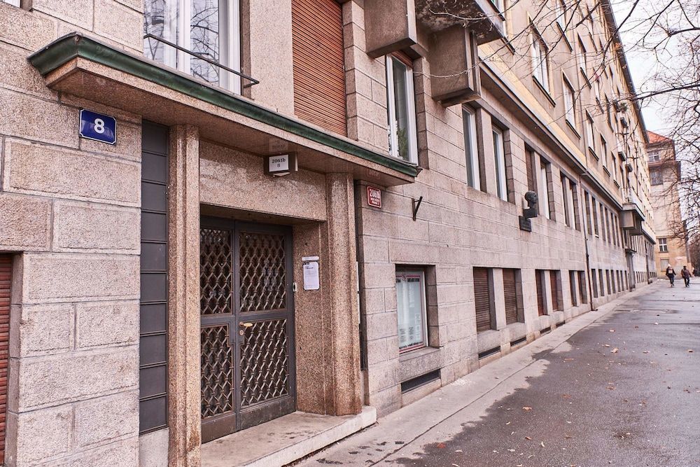 undefined Exclusive Riverside Apartment In Heart Of Prague 2