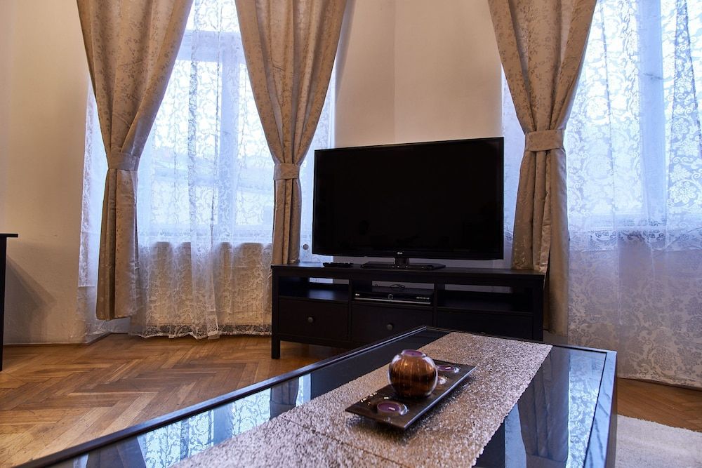 Old Town Square Royal Apartment Luxury Apartment 18