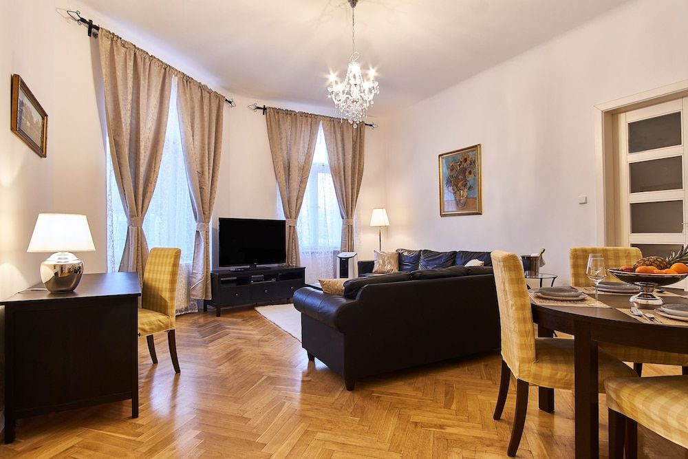 Old Town Square Royal Apartment Luxury Apartment 17