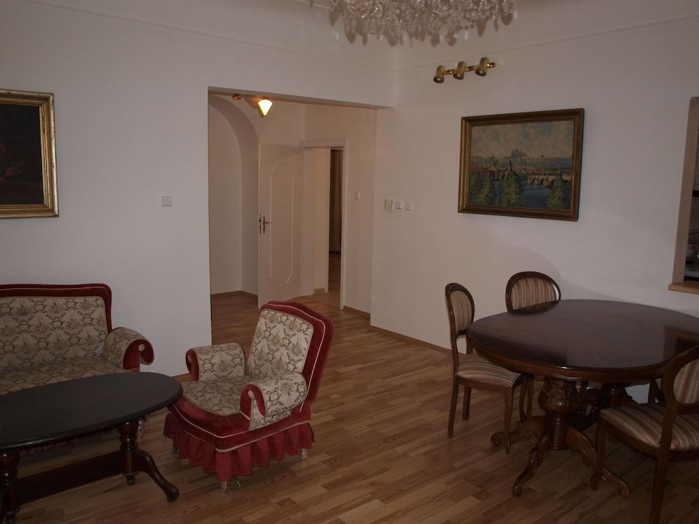 undefined Castle apartment 5