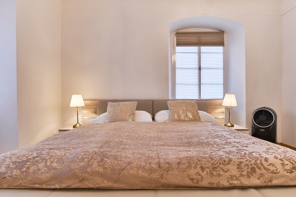 undefined Charles Bridge Royal Apartment 8