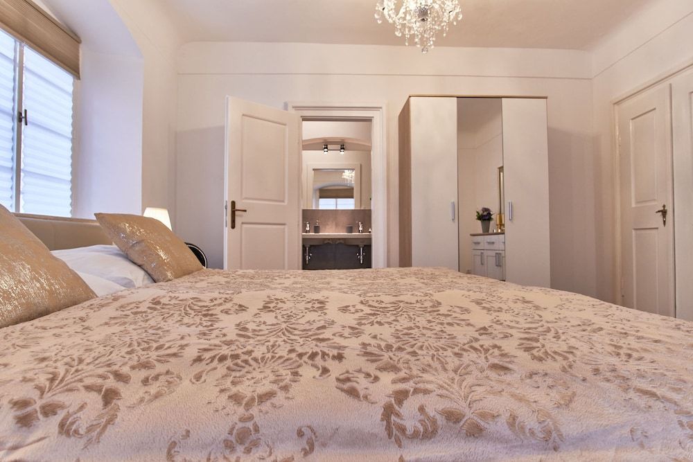 Charles Bridge Royal Apartment Apartment, 2 Bedrooms 5