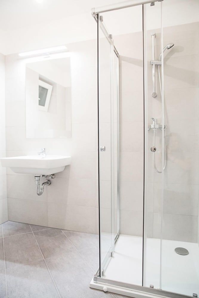 Honest SMICHOV Comfort Studio 10