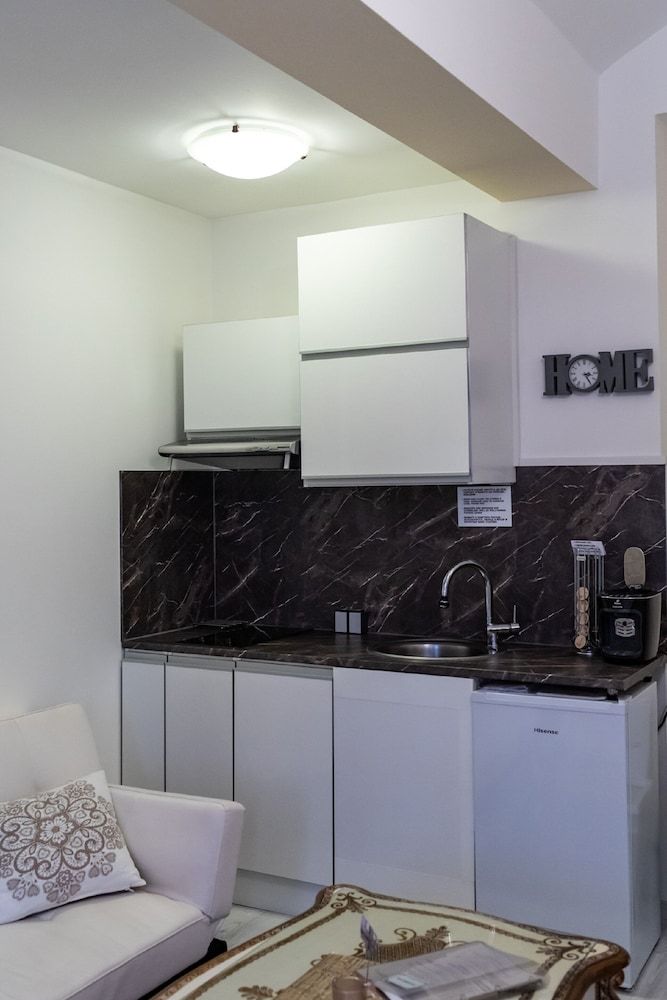 Studio near Congress Centre II. Romantic Studio, Multiple Beds, Kitchenette, Courtyard Area 14